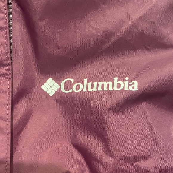 Columbia Women's Rich Plum Lightweight Jacket - Picture 2 of 7